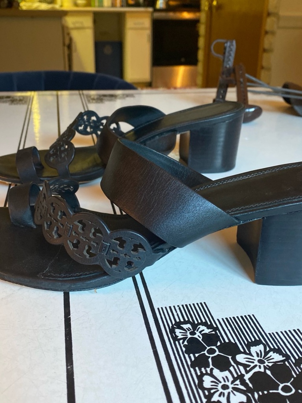 Tory Burch Chunky Heel Black Leather Sandals. Women’s Size 10